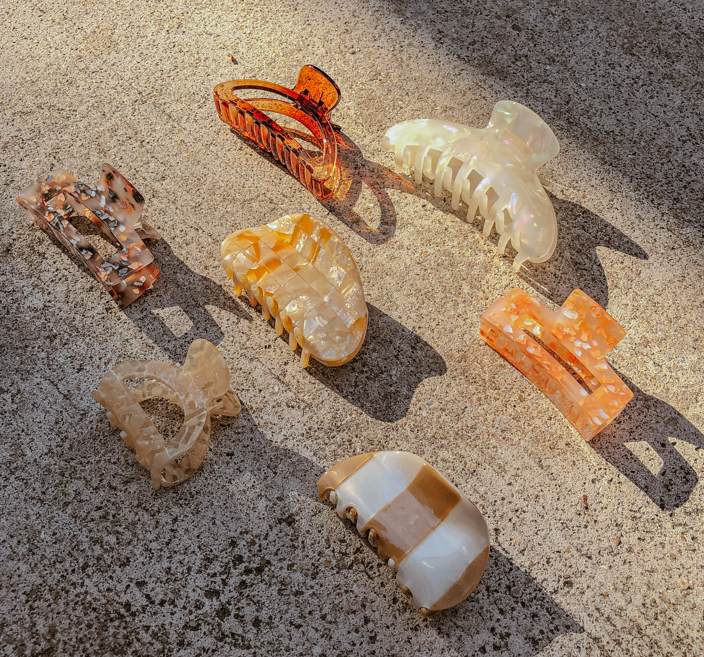 Retro Hemi Hair Claw by Veronique