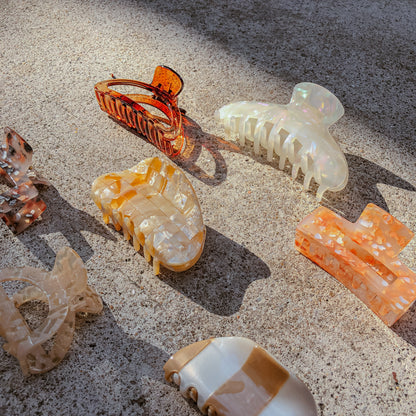 Retro Hemi Hair Claw by Veronique