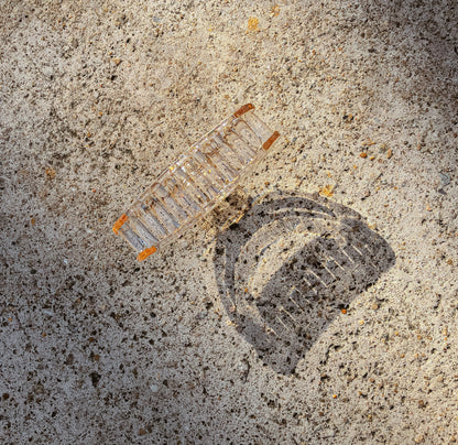 Retro Hemi Hair Claw by Veronique