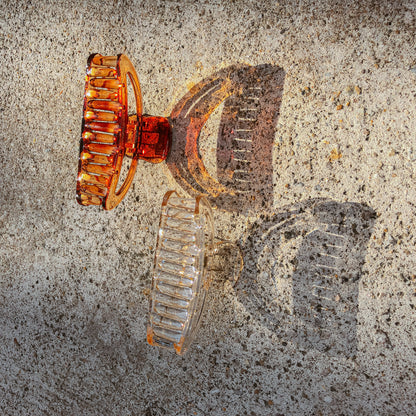 Retro Hemi Hair Claw by Veronique