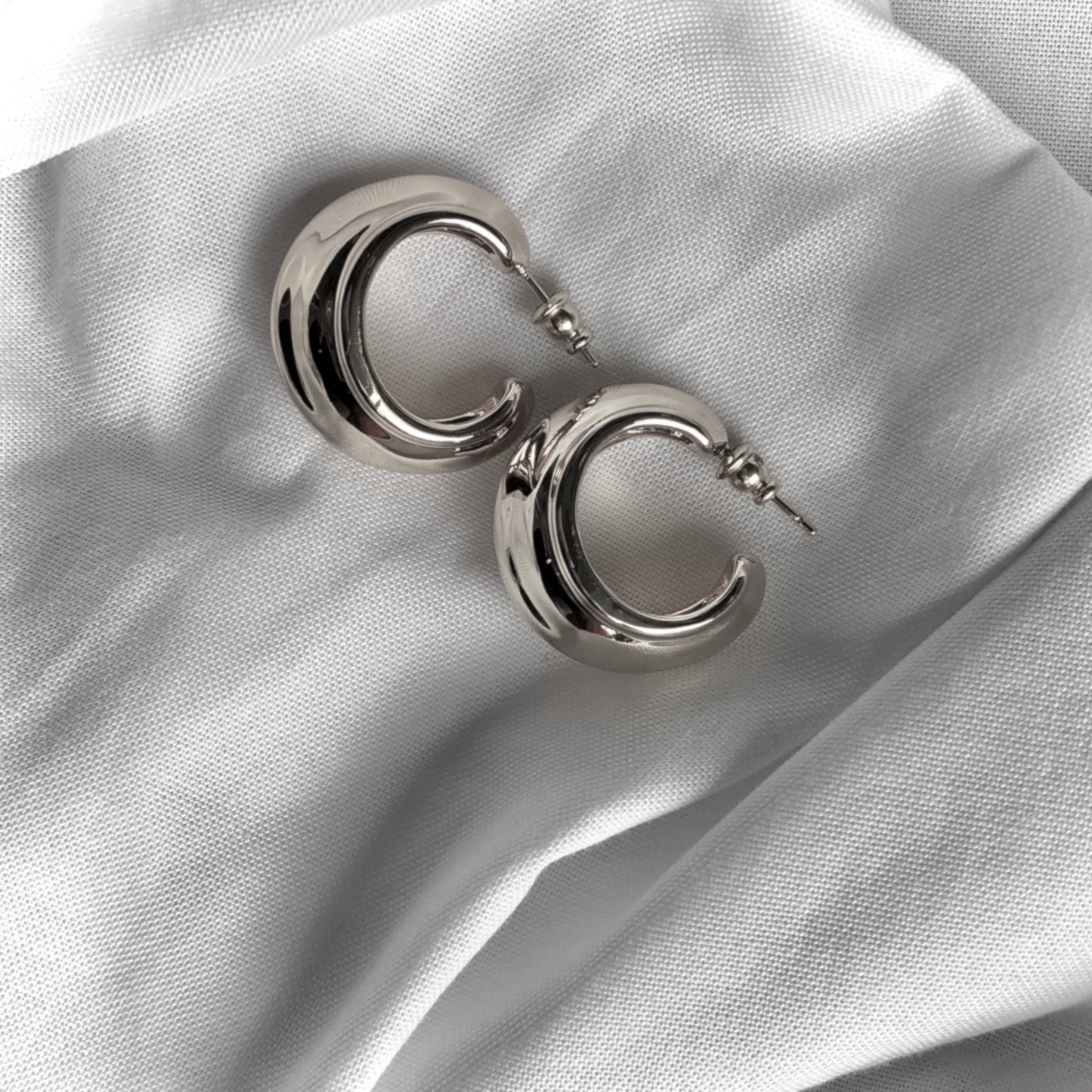 Conch Shell Earrings by Veronique in 925 Silver